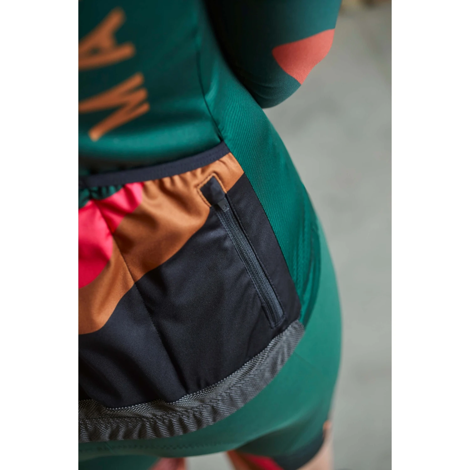 Maloja AmiataM. 1/2 Roadbike Women's Jersey - Midnight Primrose 8745 10 Maloja AmiataM. 1/2 Roadbike Women's Jersey - Midnight Primrose 8745 - Image 8